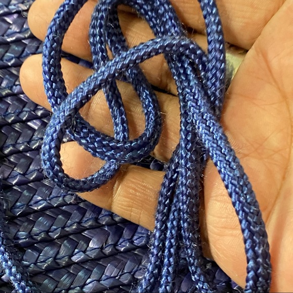 WAVES Lilac and Purple Straw Crossbody Clutch Bag - Picture 4 of 11